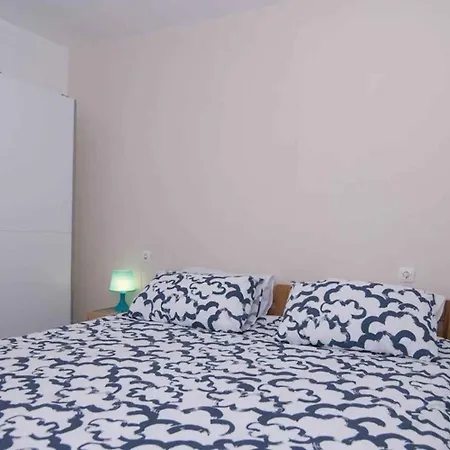 Beachfront In 55410 Veli Lošinj